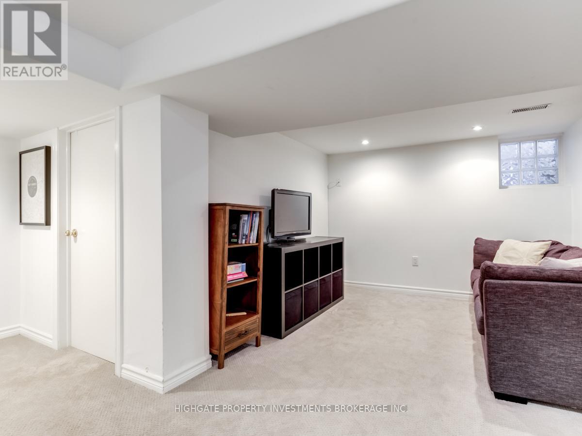 98 Westlake Avenue, Toronto, Ontario  M4C 4R2 - Photo 19 - E12487407