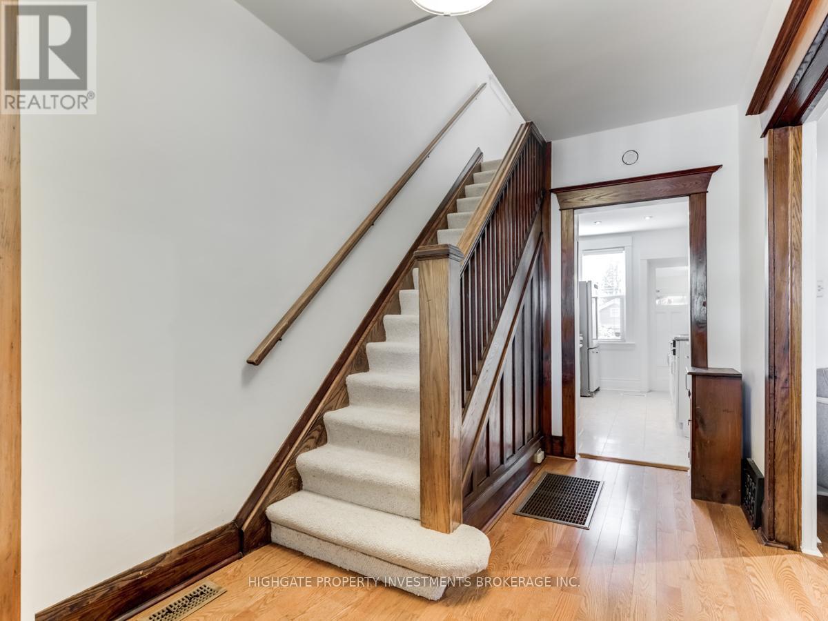 98 Westlake Avenue, Toronto, Ontario  M4C 4R2 - Photo 2 - E12487407