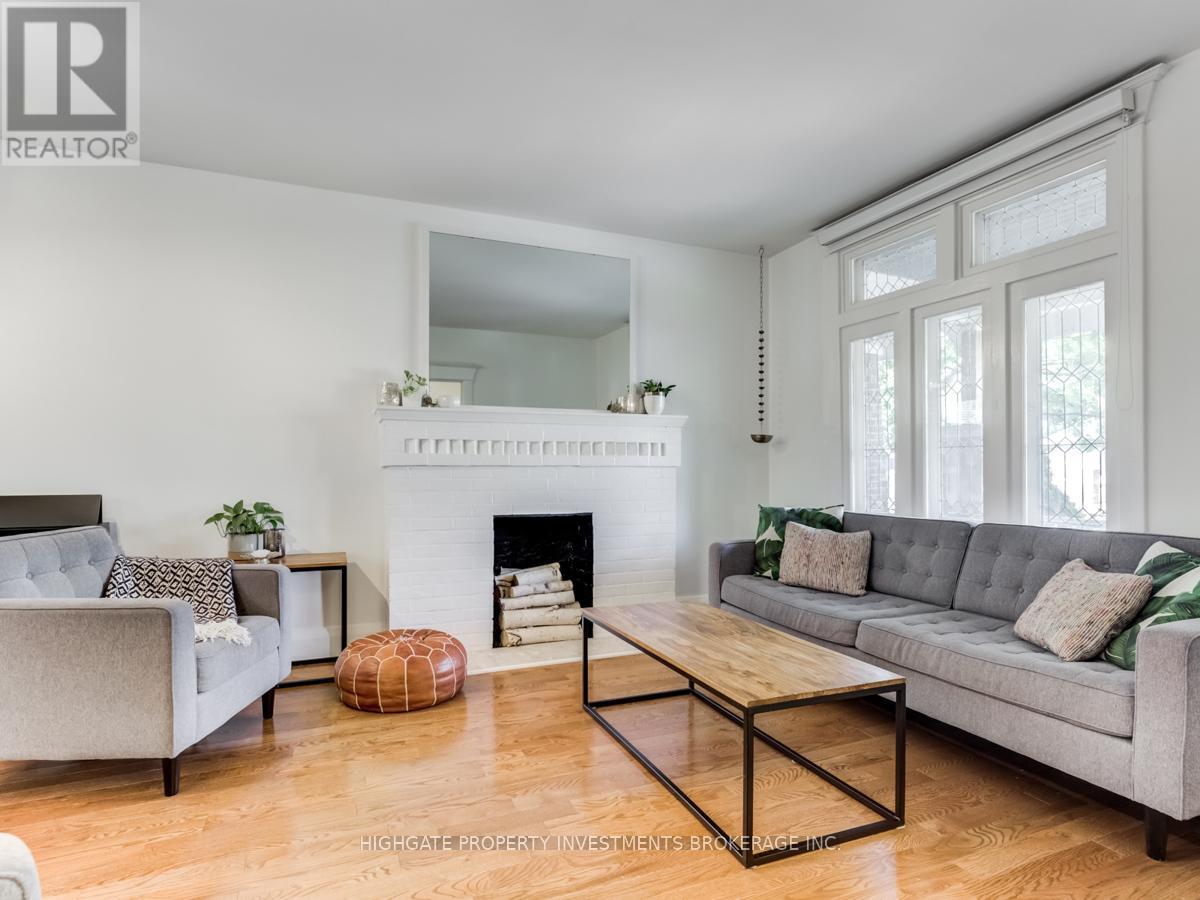 98 Westlake Avenue, Toronto, Ontario  M4C 4R2 - Photo 3 - E12487407