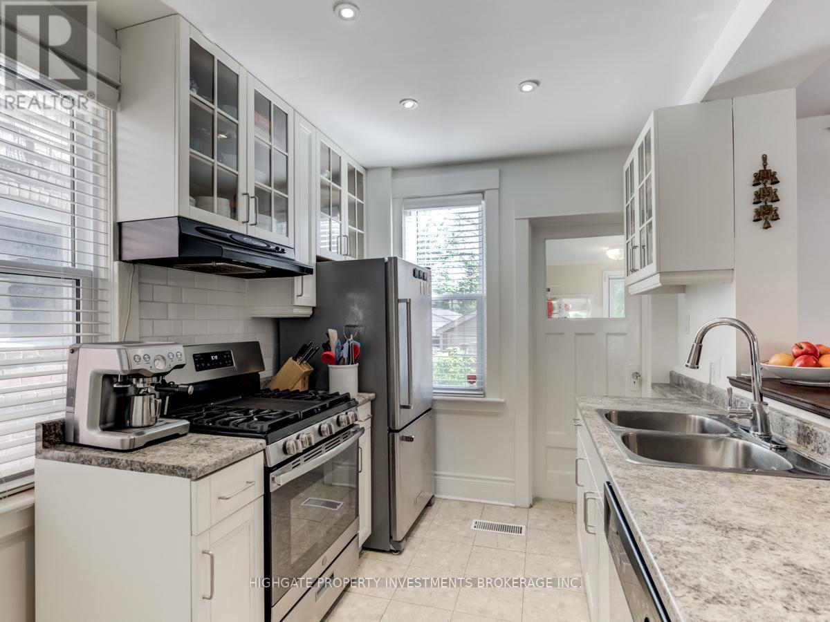 98 Westlake Avenue, Toronto, Ontario  M4C 4R2 - Photo 9 - E12487407