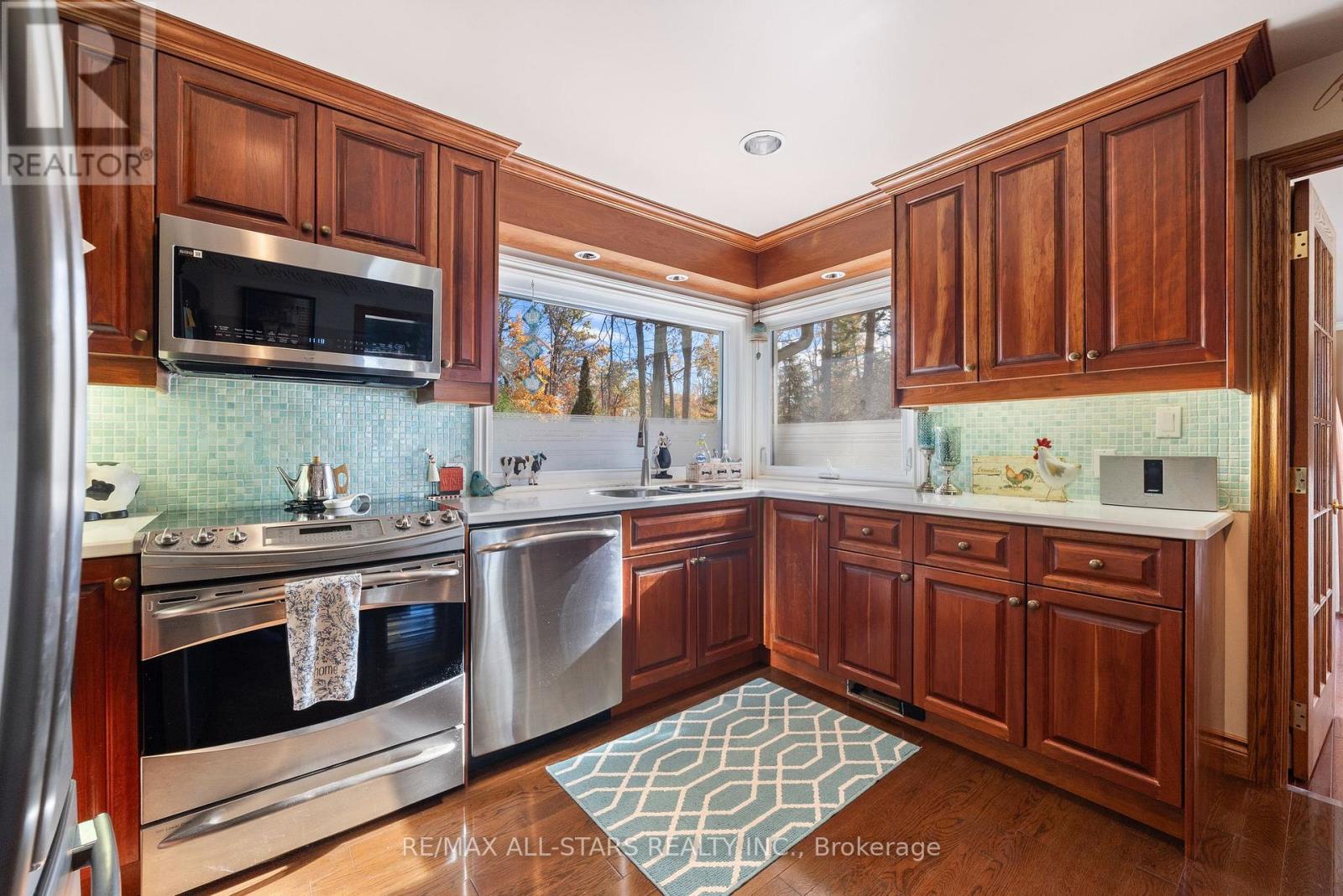 8 Manor Road, Kawartha Lakes (Bobcaygeon), Ontario  K0M 1A0 - Photo 15 - X12487496