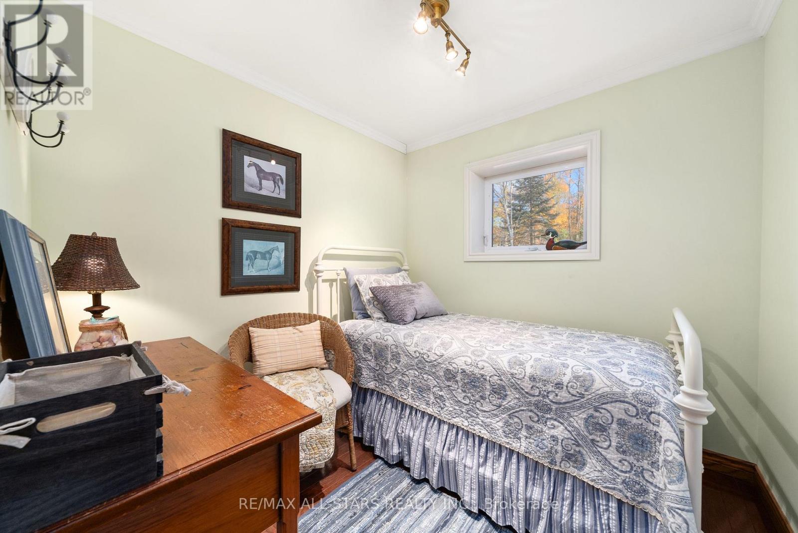 8 Manor Road, Kawartha Lakes (Bobcaygeon), Ontario  K0M 1A0 - Photo 30 - X12487496