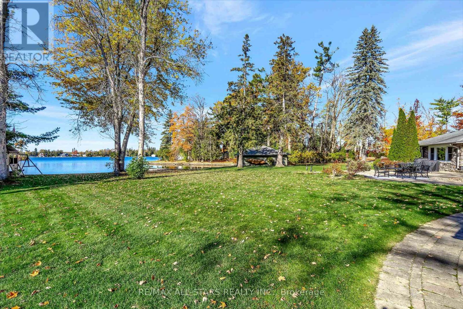 8 Manor Road, Kawartha Lakes (Bobcaygeon), Ontario  K0M 1A0 - Photo 37 - X12487496