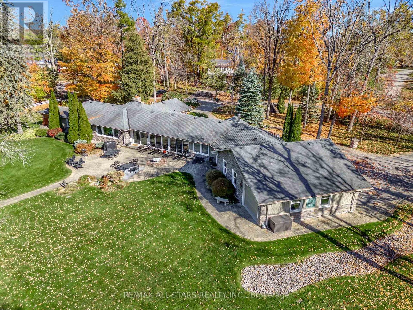 8 Manor Road, Kawartha Lakes (Bobcaygeon), Ontario  K0M 1A0 - Photo 46 - X12487496