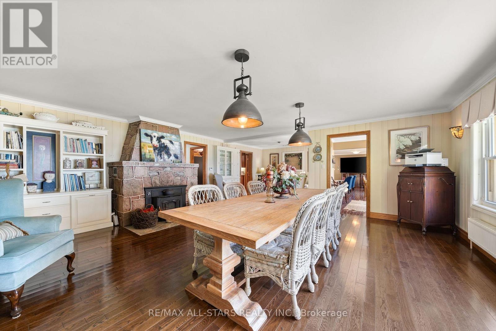 8 Manor Road, Kawartha Lakes (Bobcaygeon), Ontario  K0M 1A0 - Photo 9 - X12487496