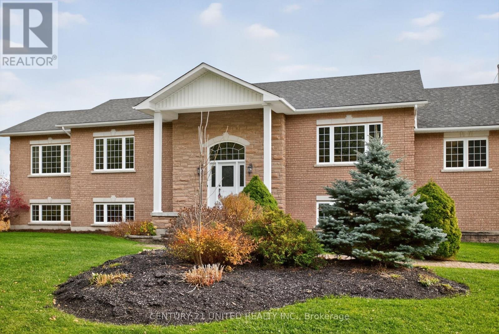 1599 Moore Drive, Cavan Monaghan, Ontario  L0A 1C0 - Photo 2 - X12487539