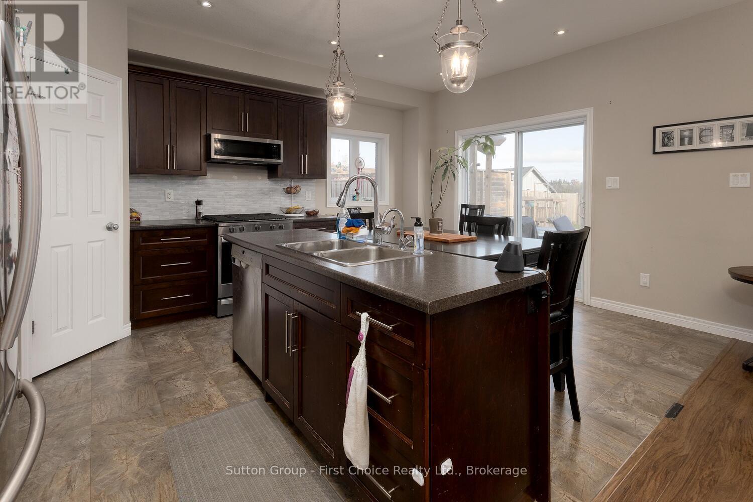 60 Brown Street, Stratford, Ontario  N5A 0B8 - Photo 12 - X12487505