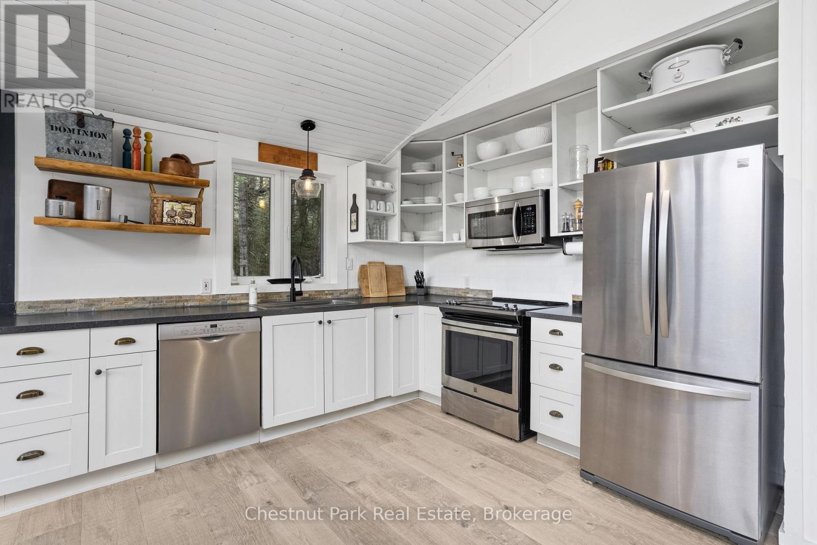 529 Balsam Chutes Road, Huntsville, Ontario  P0B 1L0 - Photo 18 - X12487529