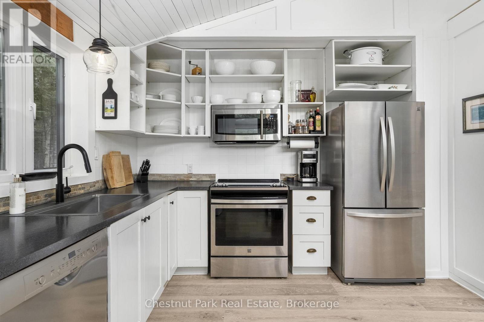 529 Balsam Chutes Road, Huntsville, Ontario  P0B 1L0 - Photo 19 - X12487529