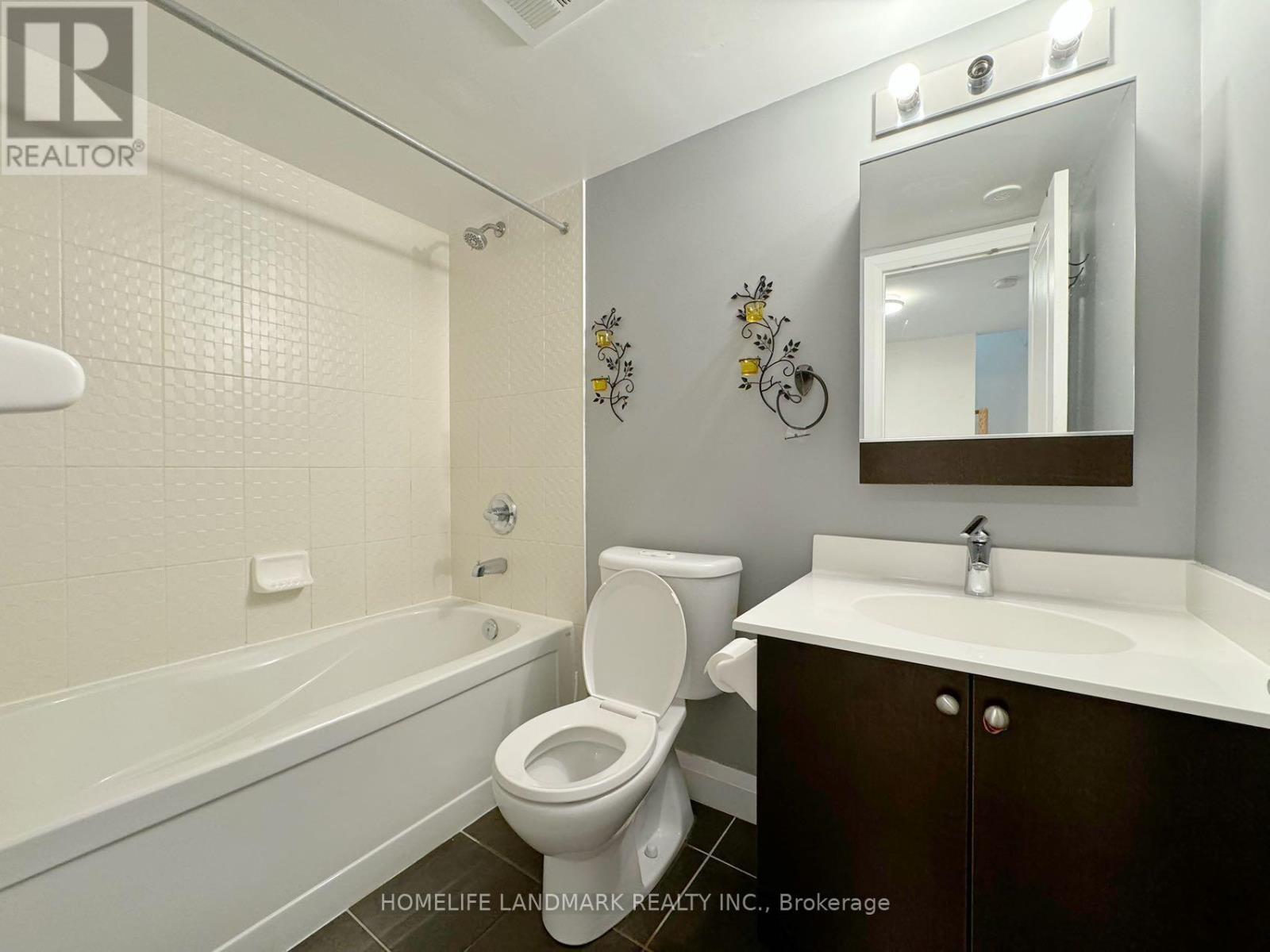 215 - 320 John Street, Markham, Ontario  L3T 0B1 - Photo 14 - N12487434