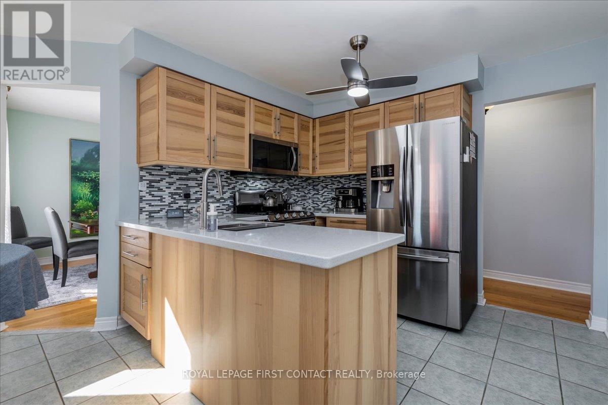 701 Happy Vale Drive E, Innisfil, Ontario  L9S 2E6 - Photo 10 - N12487462