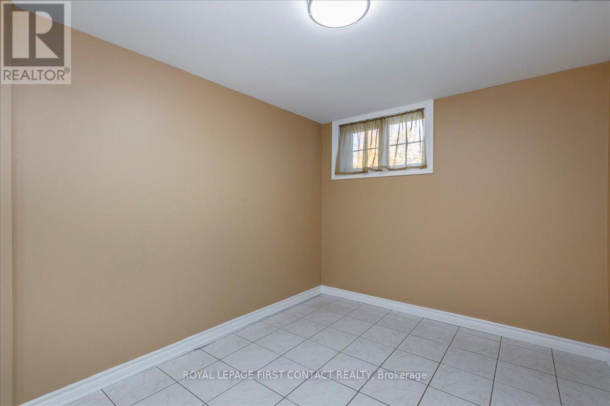 701 Happy Vale Drive E, Innisfil, Ontario  L9S 2E6 - Photo 21 - N12487462