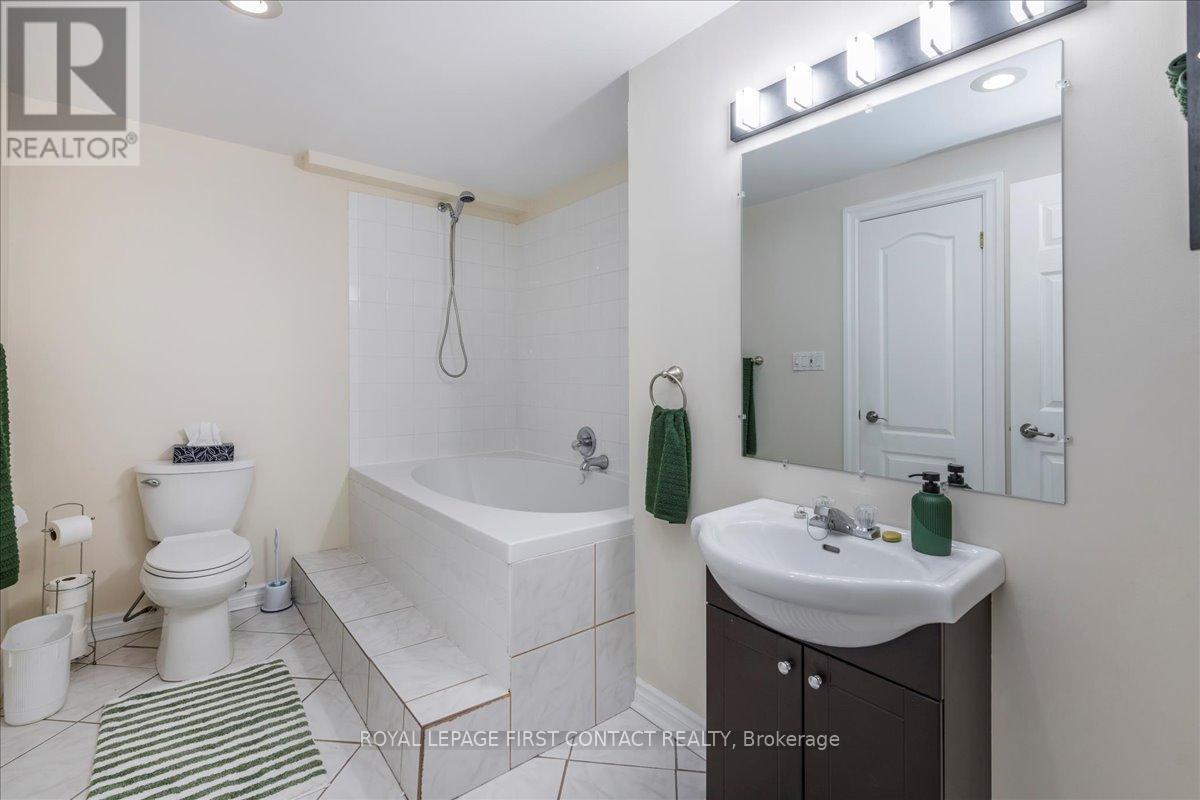 701 Happy Vale Drive E, Innisfil, Ontario  L9S 2E6 - Photo 22 - N12487462