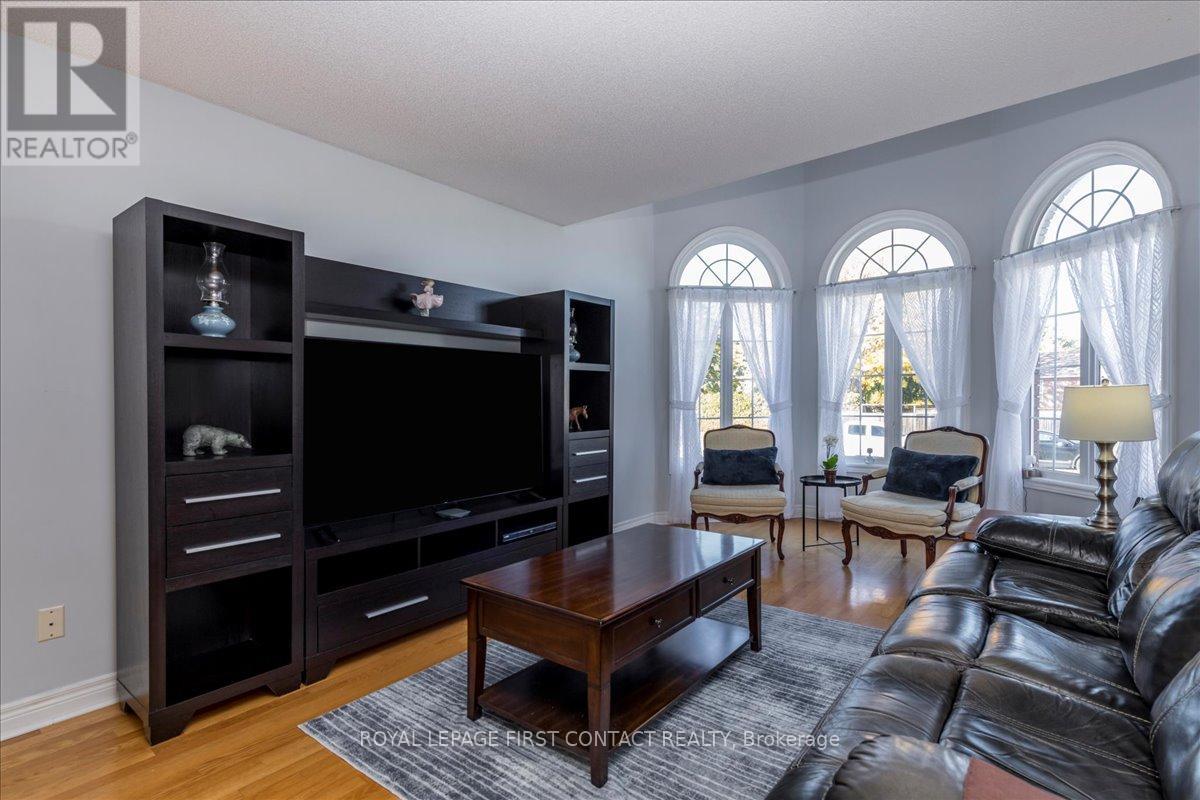 701 Happy Vale Drive E, Innisfil, Ontario  L9S 2E6 - Photo 6 - N12487462