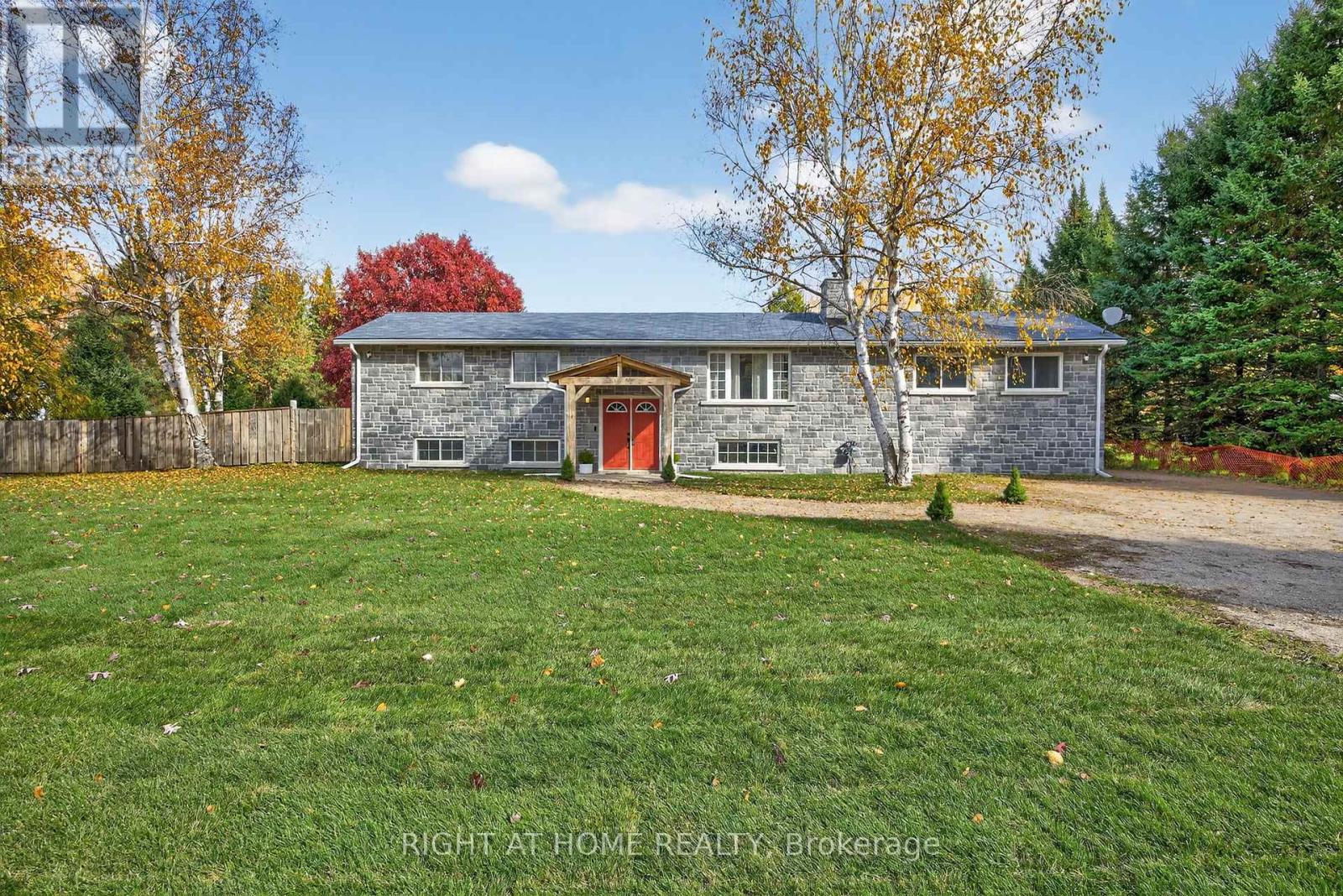 207 Scarlett Line, Oro-Medonte, Ontario  L0L 1V0 - Photo 2 - S12487447