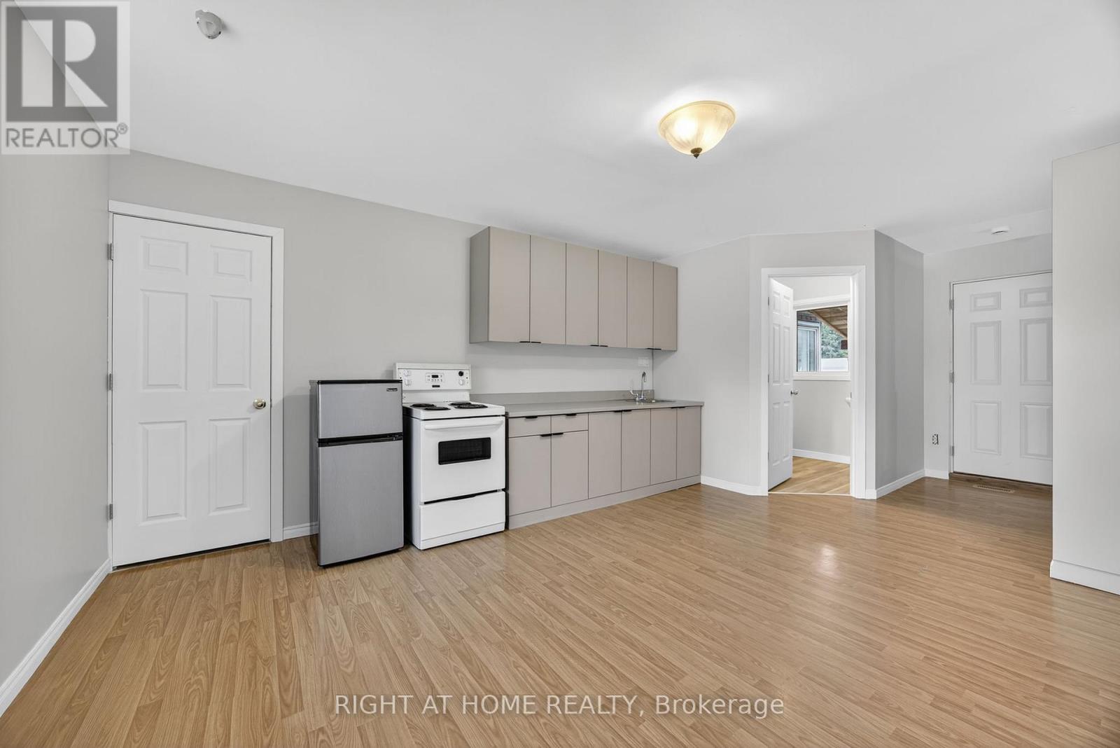 207 Scarlett Line, Oro-Medonte, Ontario  L0L 1V0 - Photo 26 - S12487447