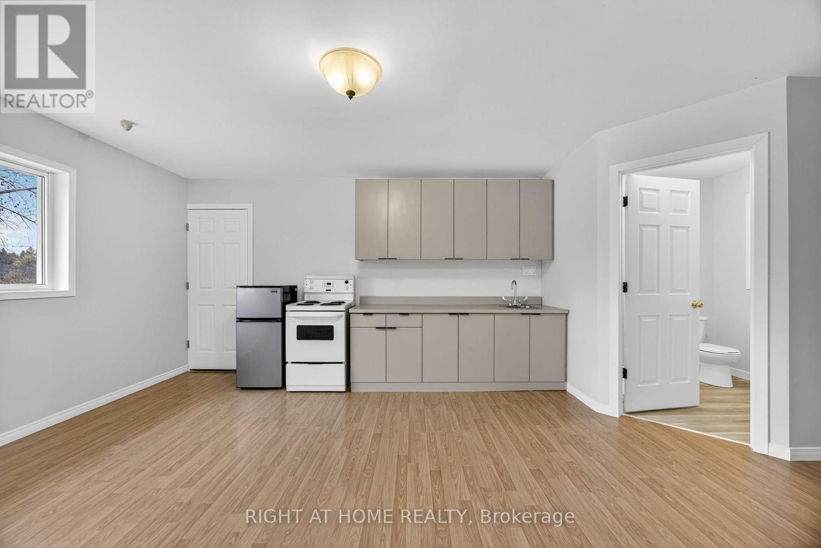 207 Scarlett Line, Oro-Medonte, Ontario  L0L 1V0 - Photo 27 - S12487447