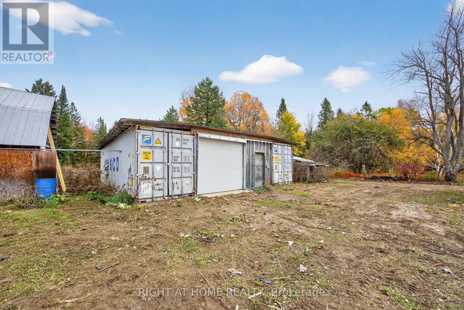 207 Scarlett Line, Oro-Medonte, Ontario  L0L 1V0 - Photo 39 - S12487447