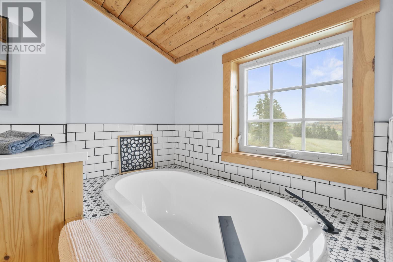 307 Rte 13, Crapaud, Prince Edward Island  C0A 1J0 - Photo 31 - 202526816