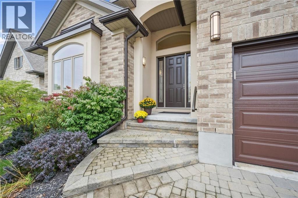 198 Piccadilly Square, New Hamburg, Ontario  N3A 0C7 - Photo 2 - 40780135