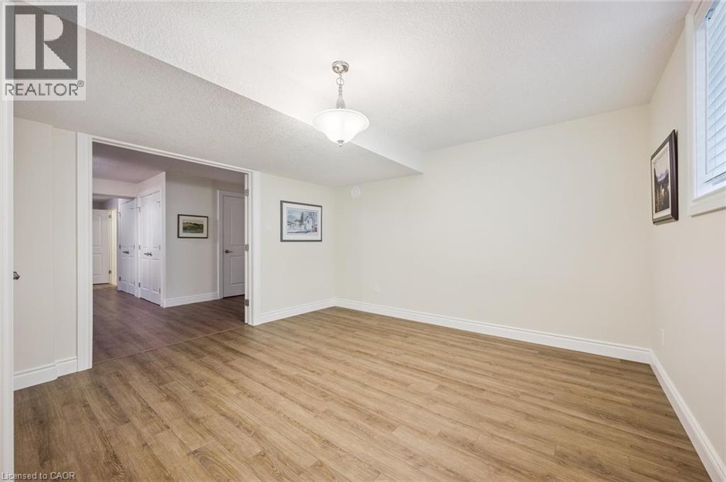 198 Piccadilly Square, New Hamburg, Ontario  N3A 0C7 - Photo 38 - 40780135