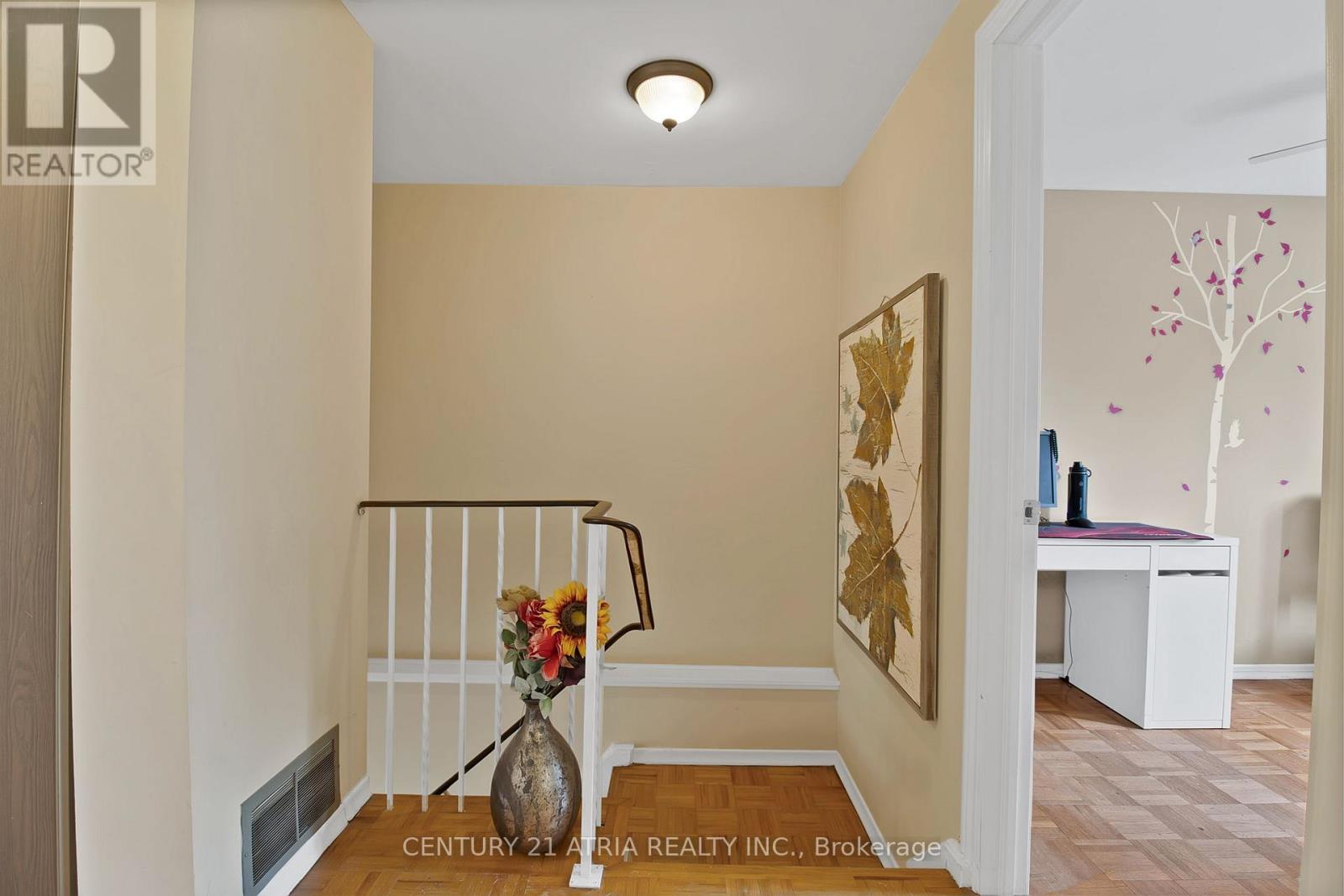 2616 Widemarr Road, Mississauga, Ontario  L5J 1M3 - Photo 17 - W12487385