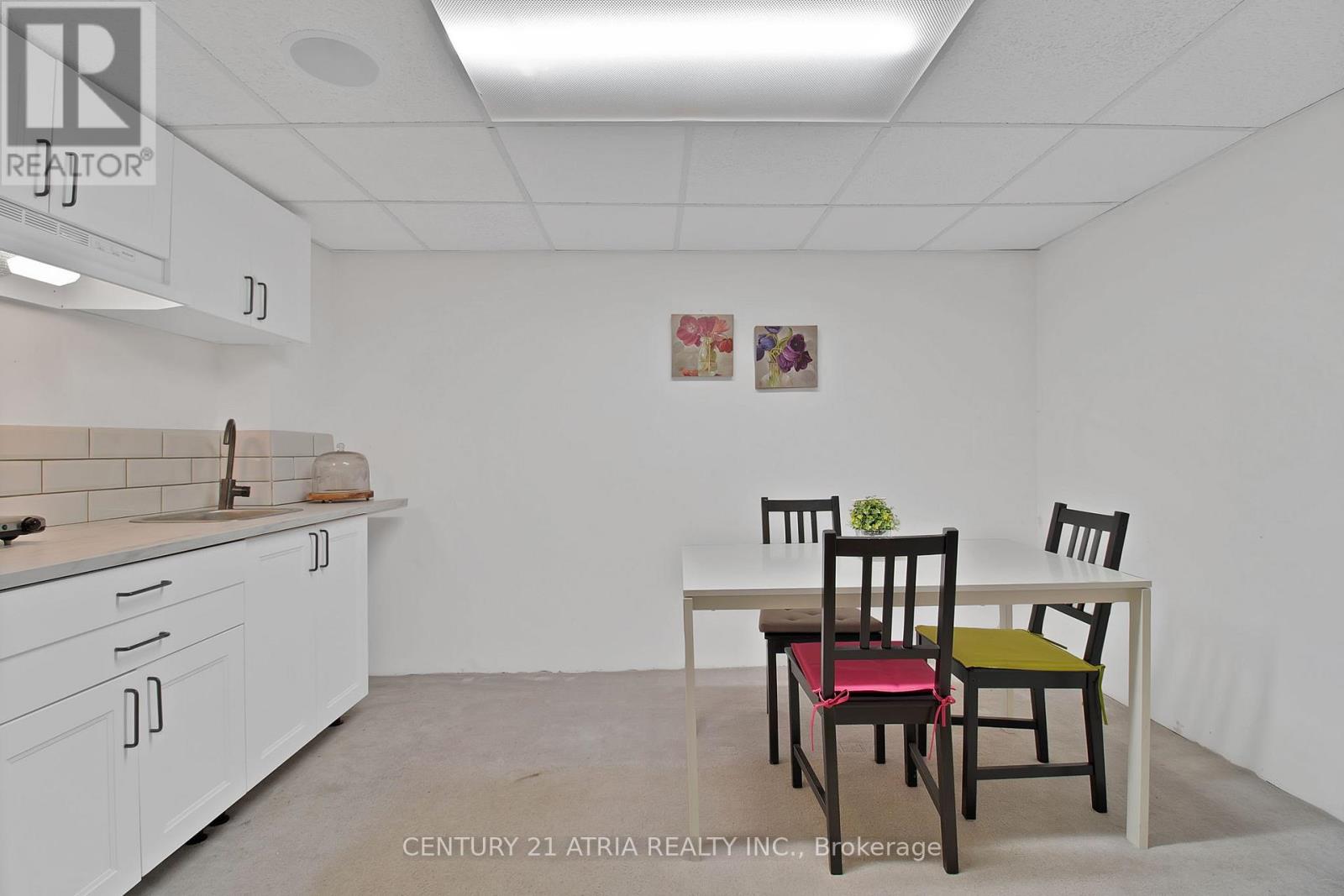 2616 Widemarr Road, Mississauga, Ontario  L5J 1M3 - Photo 27 - W12487385