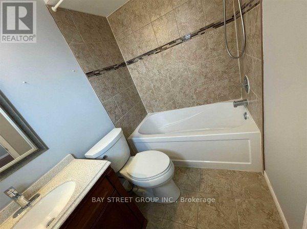 632 Fothergill Boulevard, Burlington, Ontario  L7L 6E3 - Photo 11 - W12487389