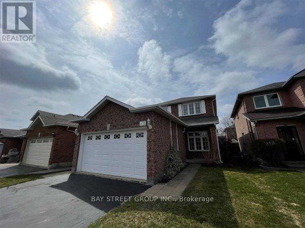 632 Fothergill Boulevard, Burlington, Ontario  L7L 6E3 - Photo 2 - W12487389