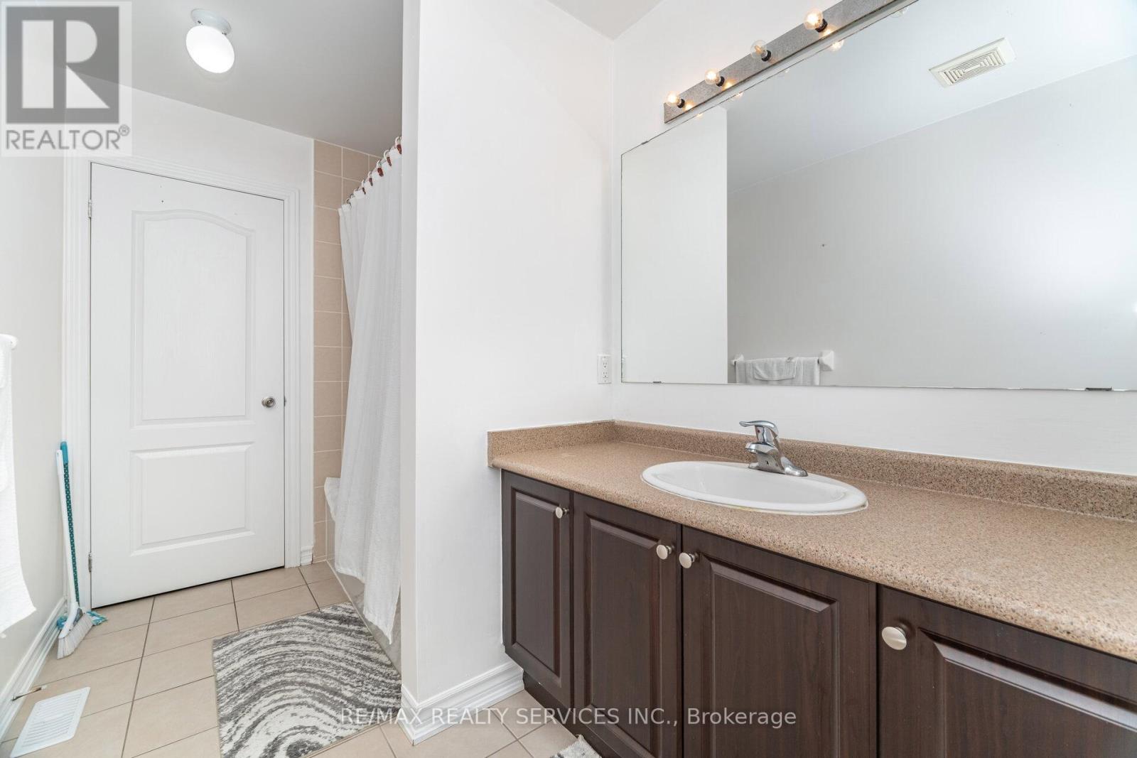 51 Larson Peak Road, Caledon, Ontario  L7C 3P3 - Photo 37 - W12487395