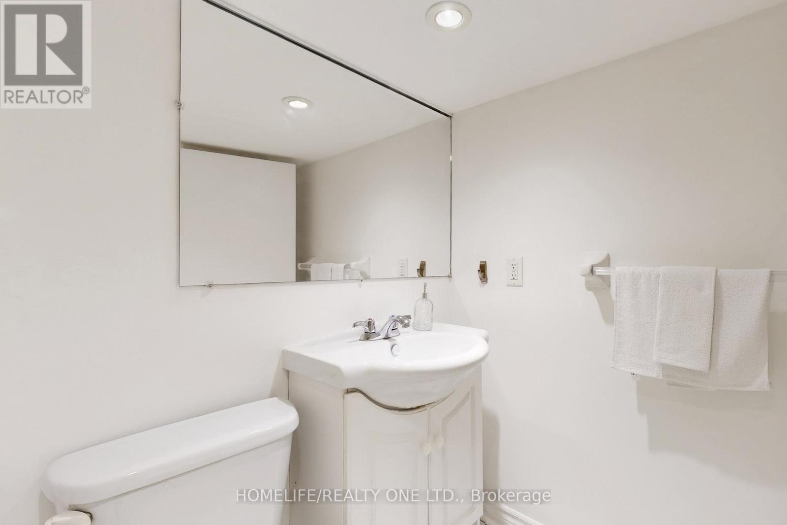 19 Morland Road, Toronto, Ontario  M6S 2M7 - Photo 31 - W12487416