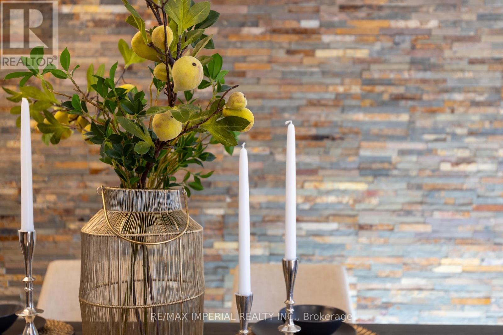 94 Littlewood Drive, Oakville, Ontario  L6H 6V1 - Photo 13 - W12487418