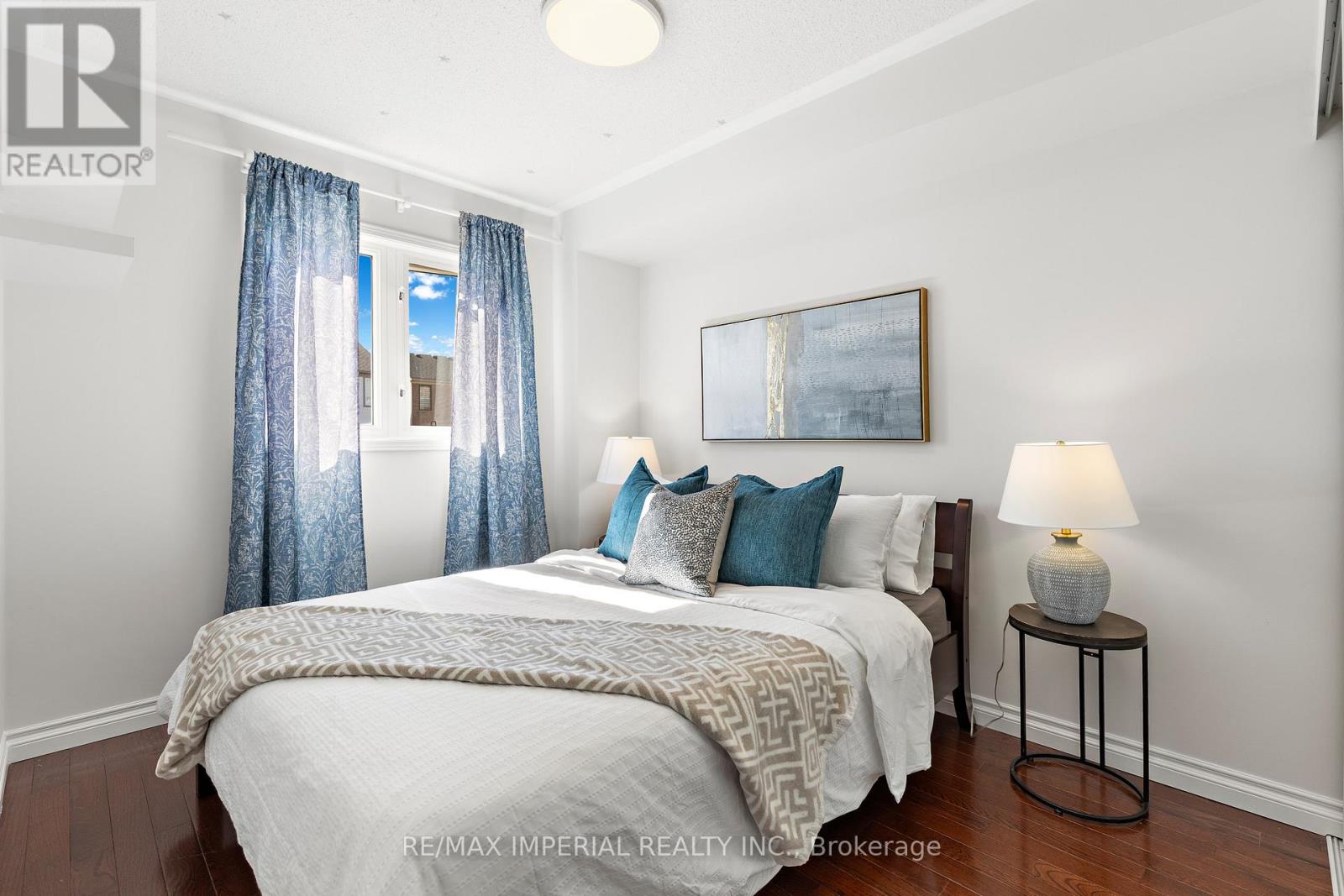 94 Littlewood Drive, Oakville, Ontario  L6H 6V1 - Photo 23 - W12487418