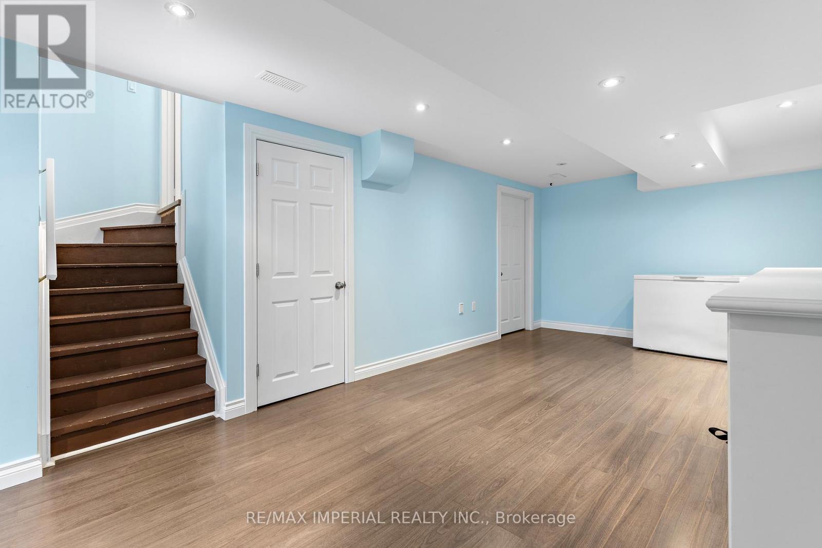 94 Littlewood Drive, Oakville, Ontario  L6H 6V1 - Photo 37 - W12487418