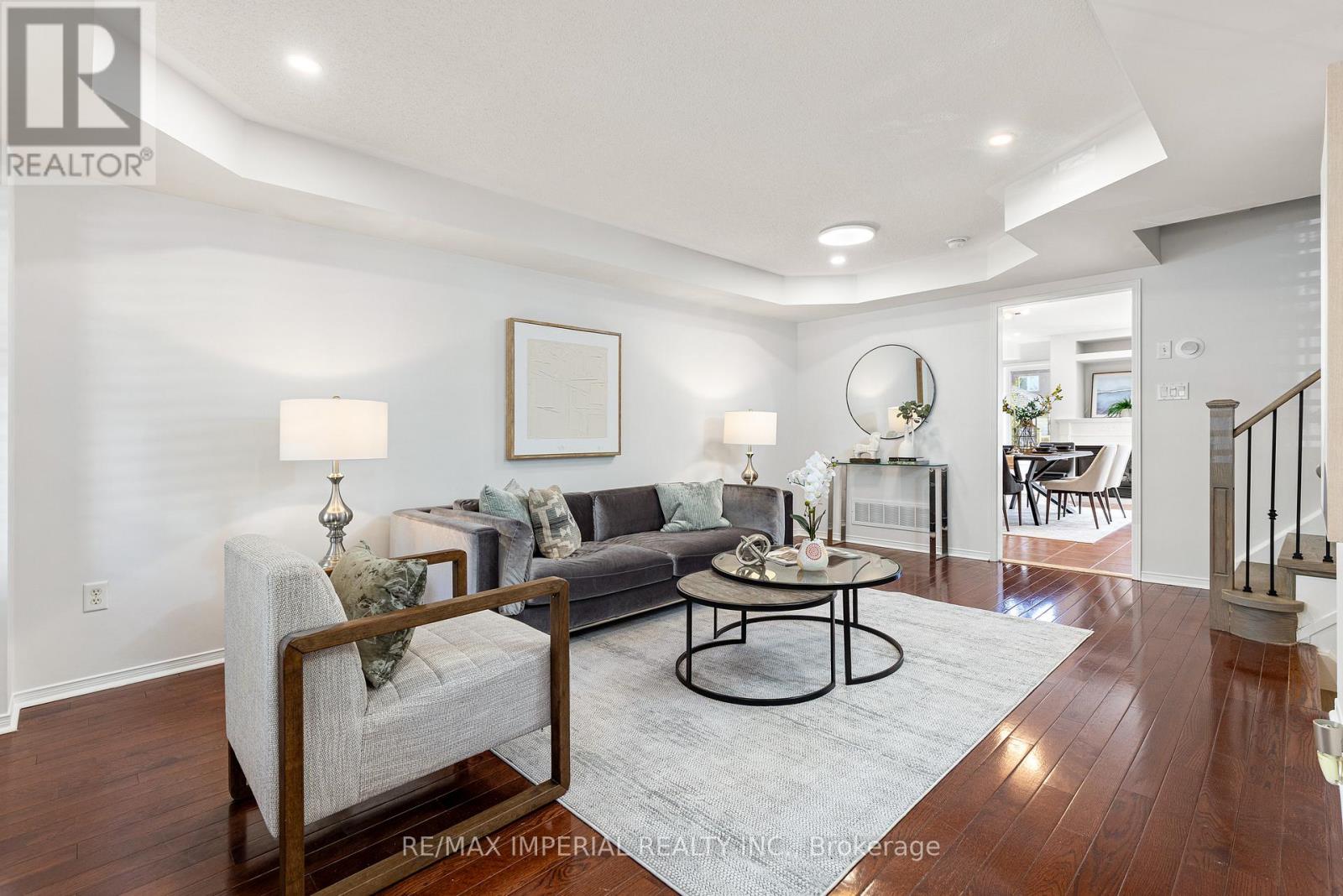 94 Littlewood Drive, Oakville, Ontario  L6H 6V1 - Photo 6 - W12487418