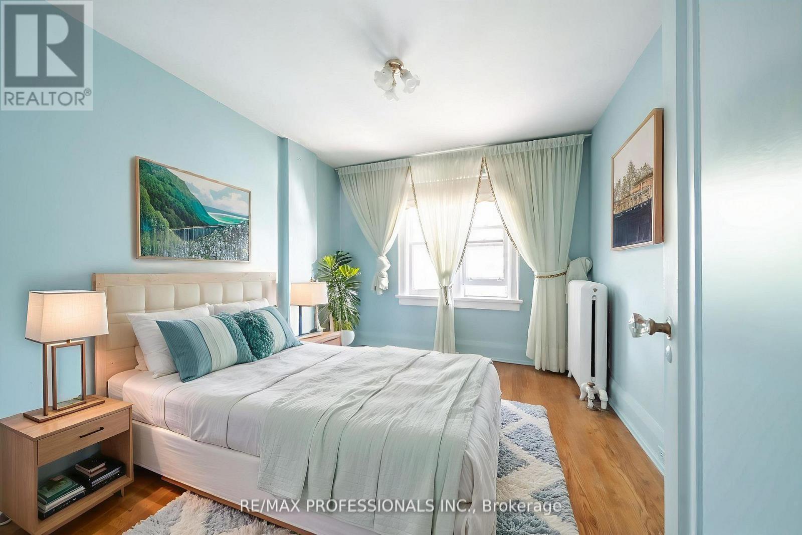 24 Queens Avenue, Toronto, Ontario  M8V 2N1 - Photo 27 - W12487420