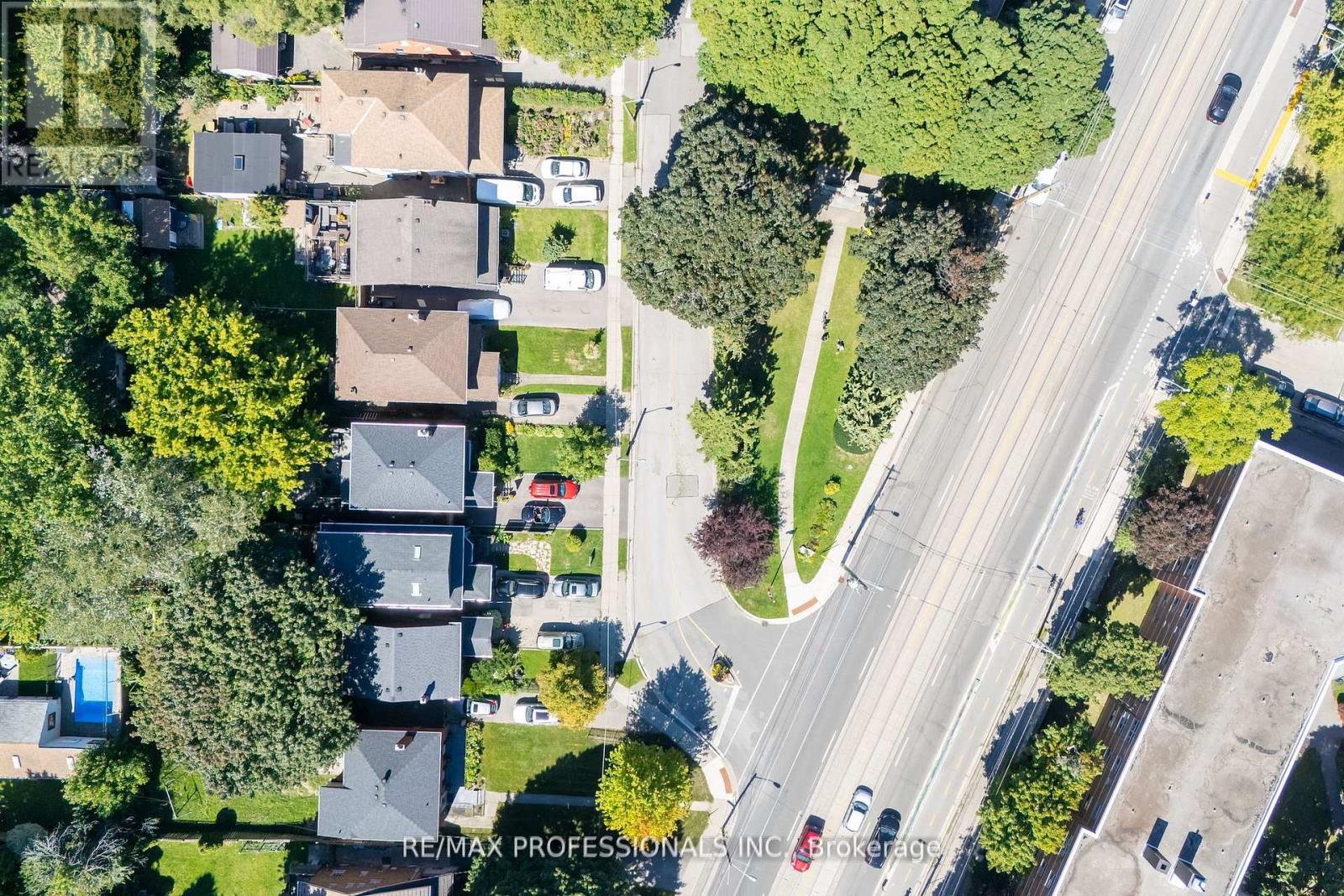 24 Queens Avenue, Toronto, Ontario  M8V 2N1 - Photo 40 - W12487420