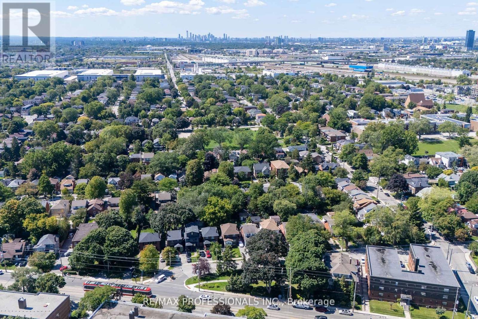 24 Queens Avenue, Toronto, Ontario  M8V 2N1 - Photo 42 - W12487420