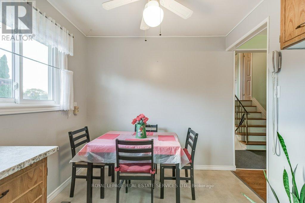 1232 Napier Crescent, Oakville, Ontario  L6H 2A4 - Photo 14 - W12487421