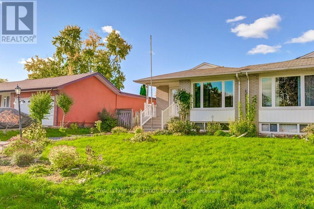 1232 Napier Crescent, Oakville, Ontario  L6H 2A4 - Photo 2 - W12487421