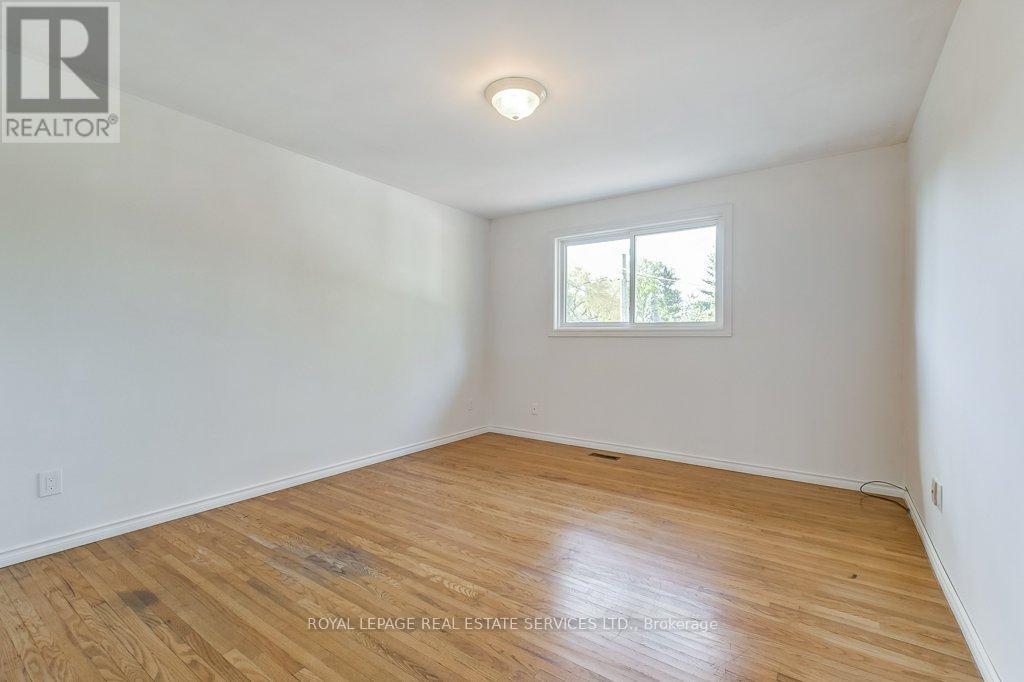 1232 Napier Crescent, Oakville, Ontario  L6H 2A4 - Photo 20 - W12487421