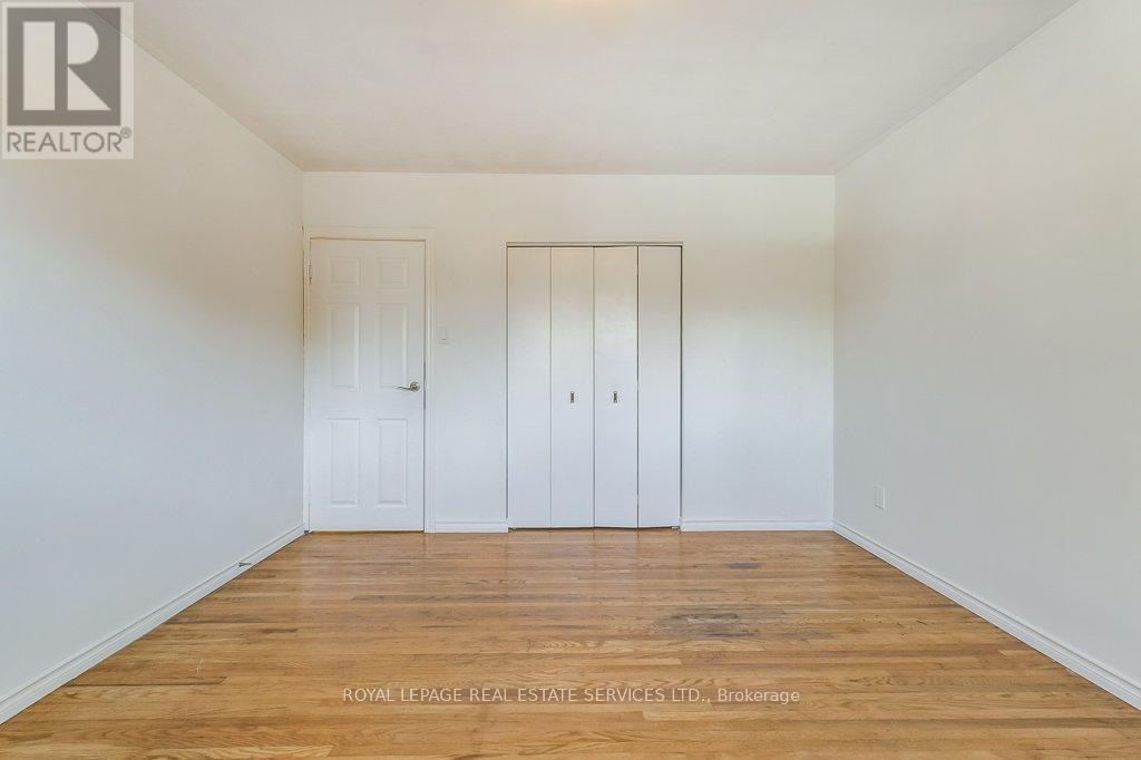 1232 Napier Crescent, Oakville, Ontario  L6H 2A4 - Photo 22 - W12487421