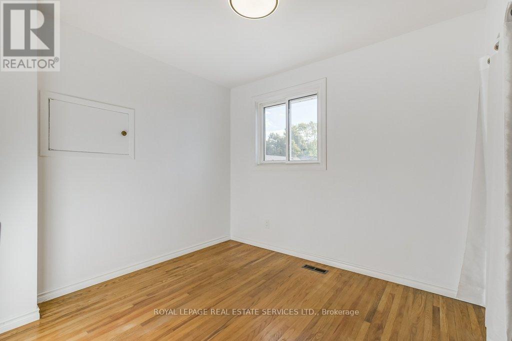 1232 Napier Crescent, Oakville, Ontario  L6H 2A4 - Photo 24 - W12487421