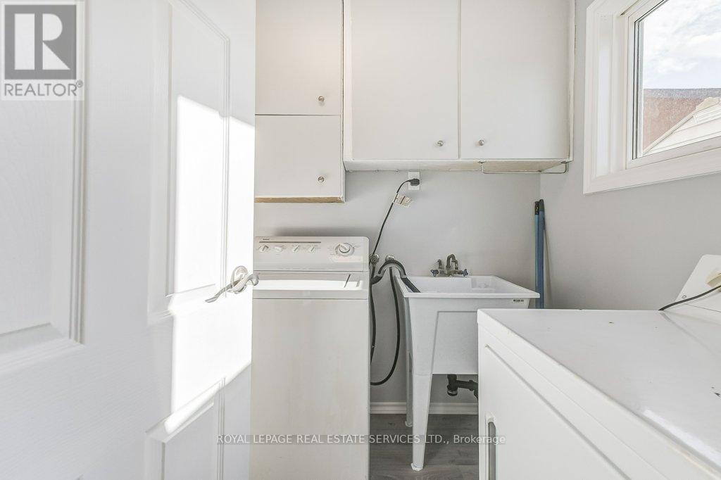 1232 Napier Crescent, Oakville, Ontario  L6H 2A4 - Photo 27 - W12487421