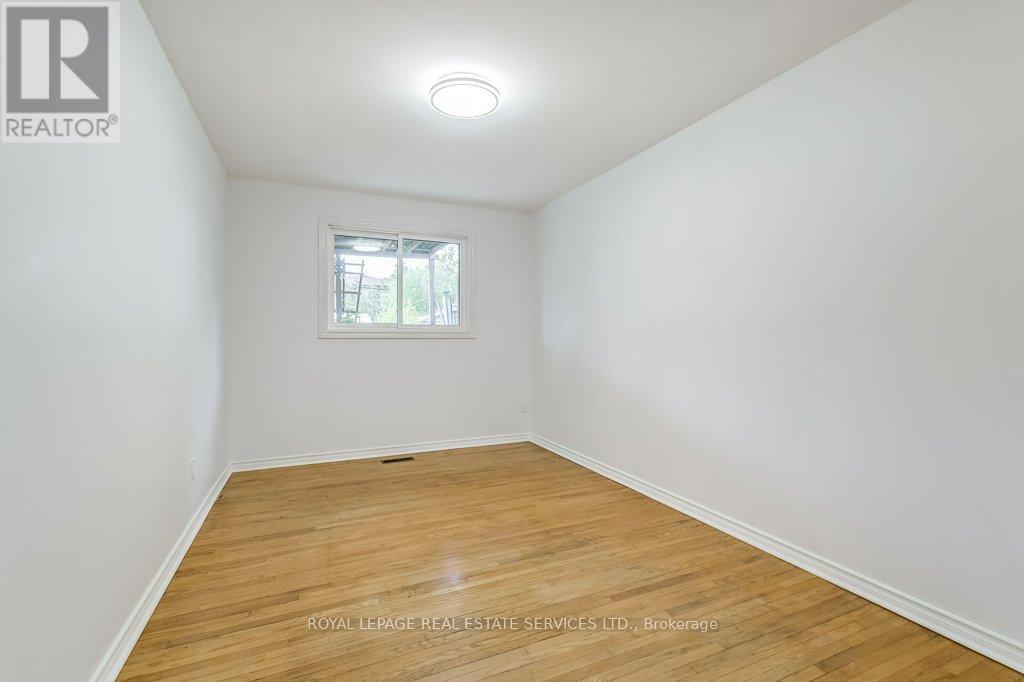 1232 Napier Crescent, Oakville, Ontario  L6H 2A4 - Photo 28 - W12487421