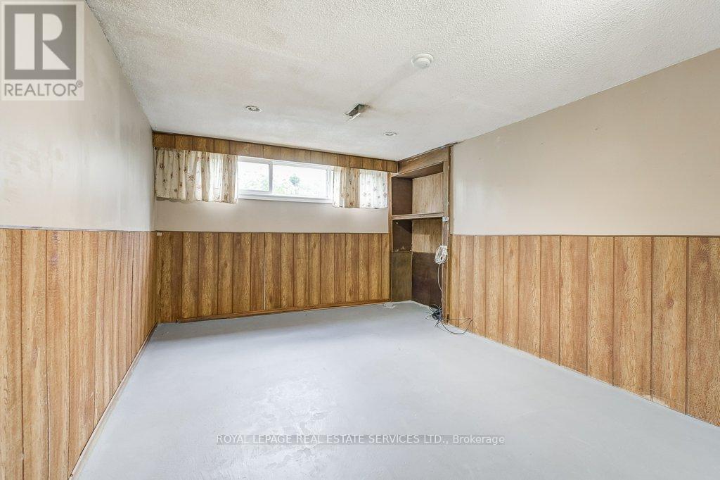 1232 Napier Crescent, Oakville, Ontario  L6H 2A4 - Photo 33 - W12487421