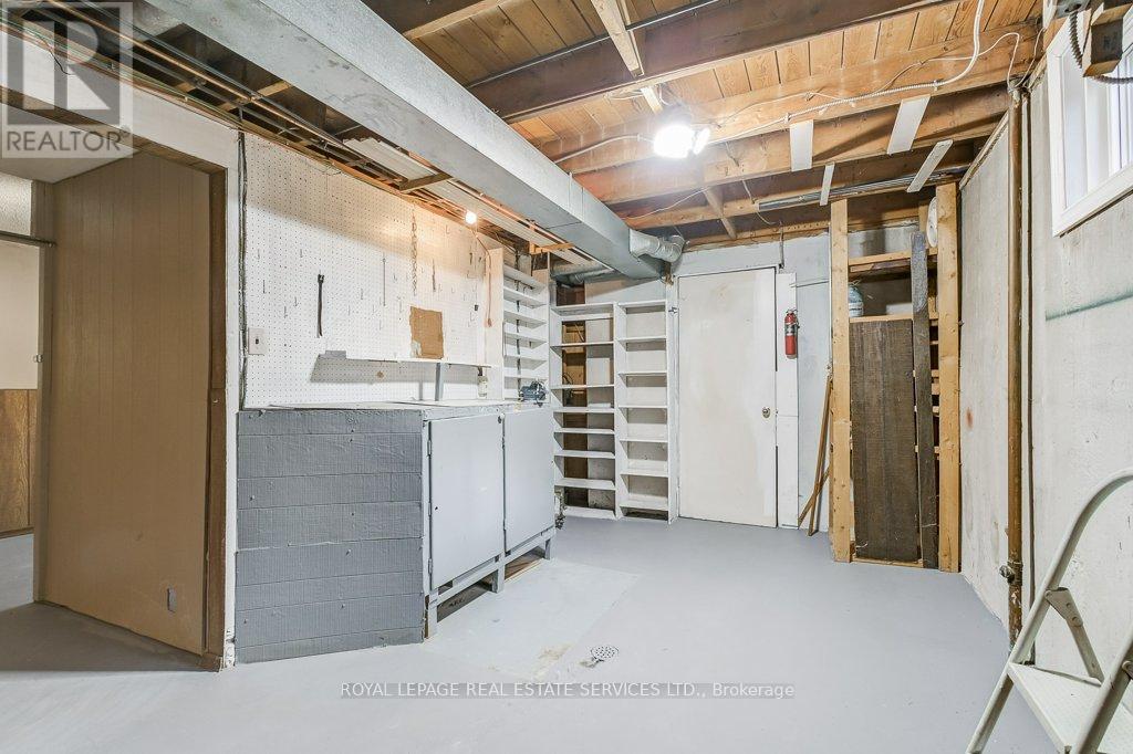 1232 Napier Crescent, Oakville, Ontario  L6H 2A4 - Photo 35 - W12487421