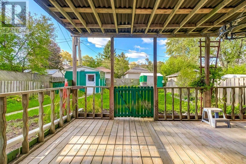 1232 Napier Crescent, Oakville, Ontario  L6H 2A4 - Photo 37 - W12487421