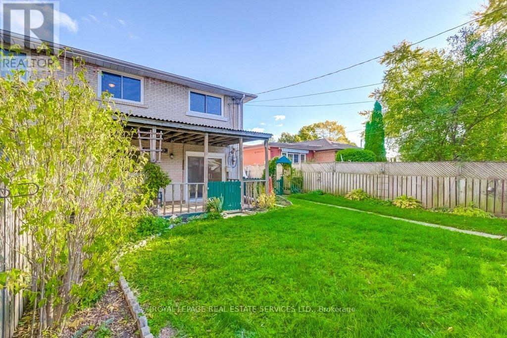 1232 Napier Crescent, Oakville, Ontario  L6H 2A4 - Photo 43 - W12487421