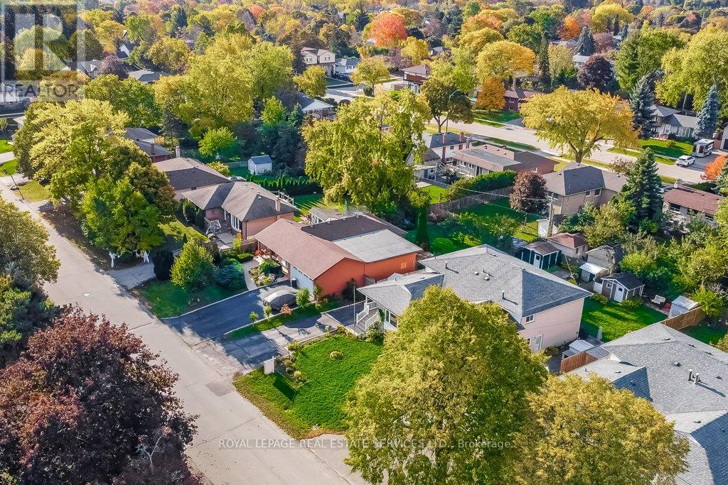 1232 Napier Crescent, Oakville, Ontario  L6H 2A4 - Photo 45 - W12487421